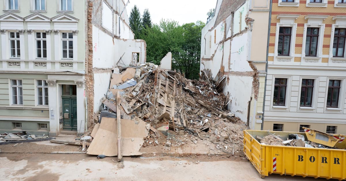 Two suspects arrested after house collapse in Görlitz leaves three dead