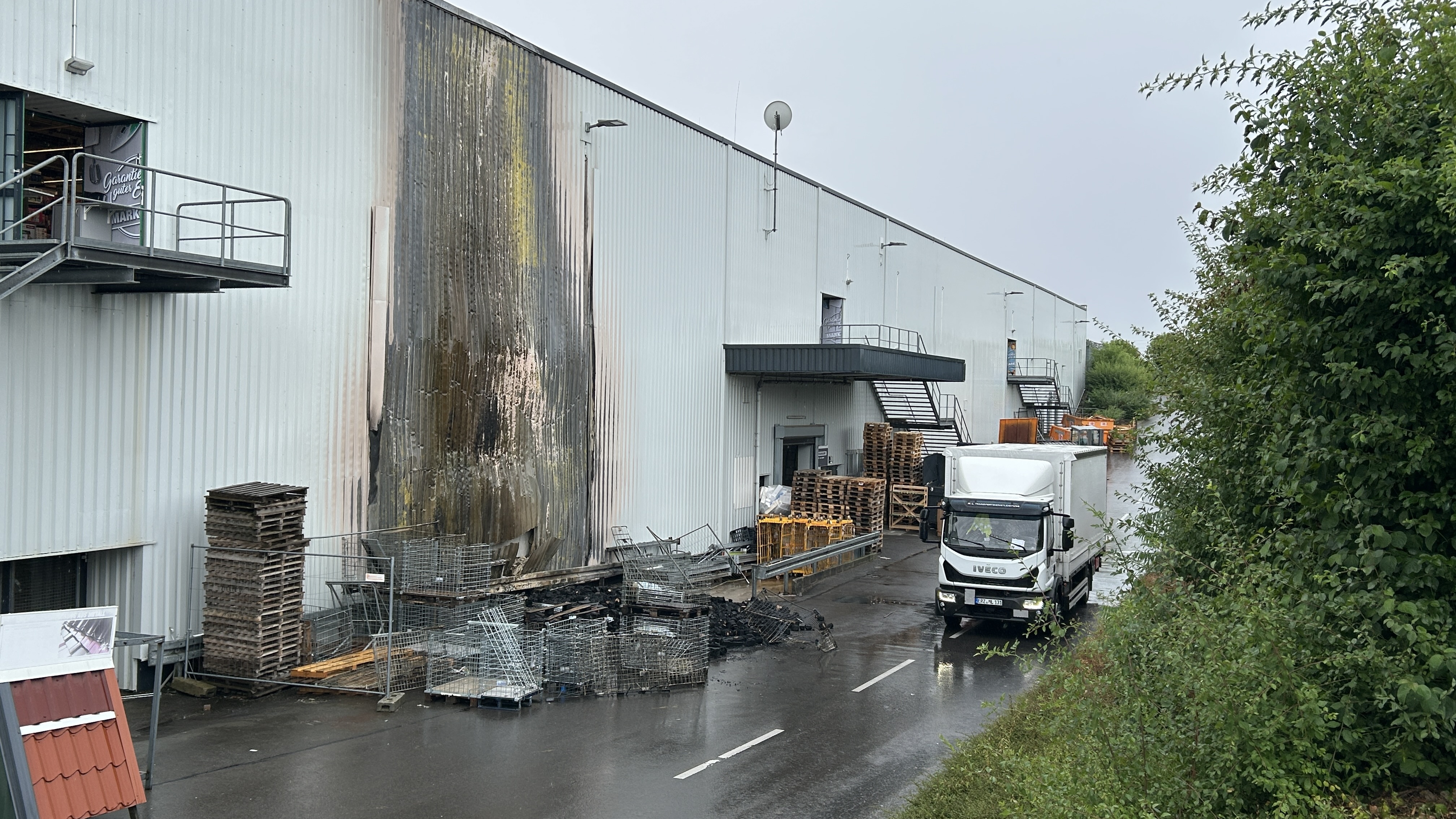 Nach Brandstiftung: Marktkauf in Döbeln öffnet wieder