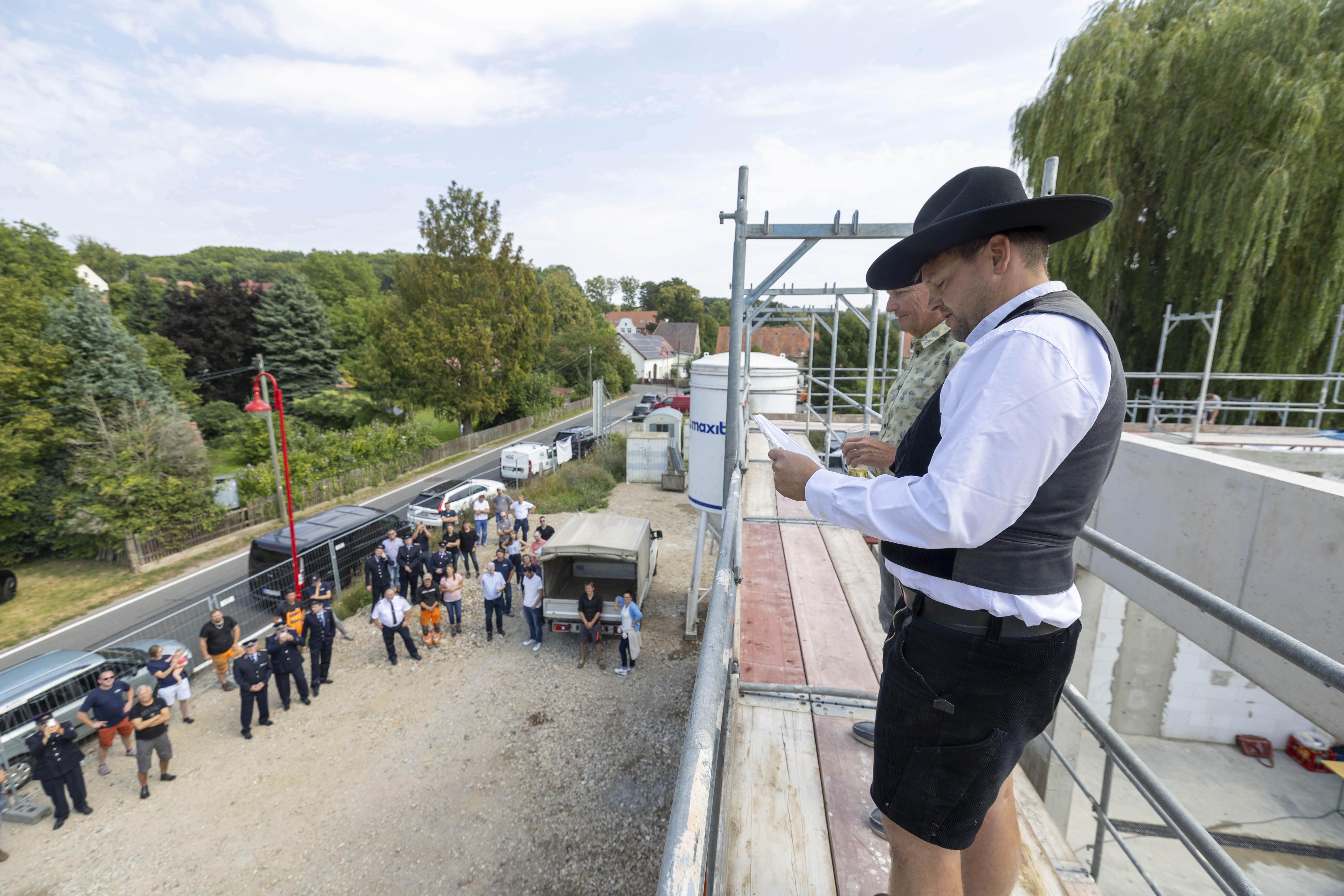 Gemeinde Jahnatal: Richtfest für neues Feuerwehr-Gerätehaus